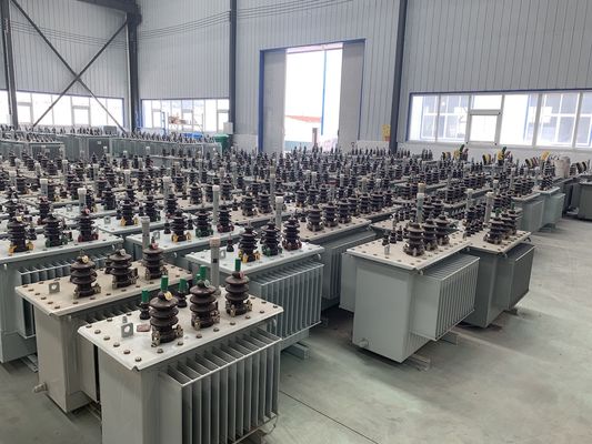 O óleo imergiu o transformador 10kv da distribuição