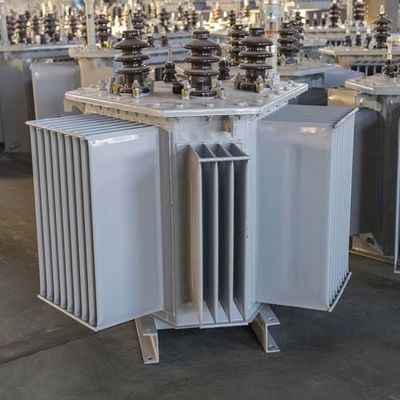 O óleo imergiu o transformador 10kv da distribuição
